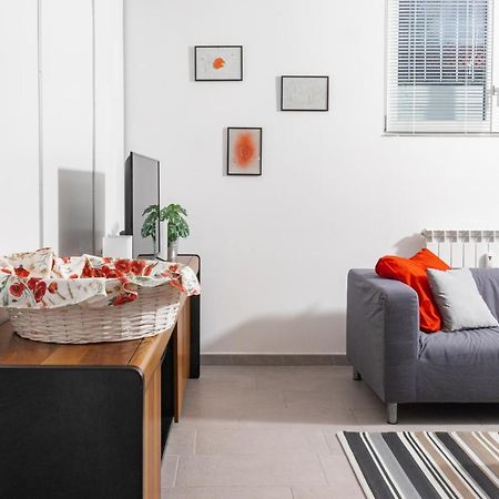 Staurenghi Red Apartment Βαρέζε Εξωτερικό φωτογραφία