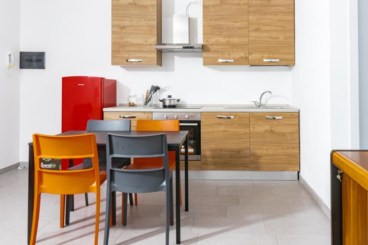 Staurenghi Red Apartment Βαρέζε Εξωτερικό φωτογραφία